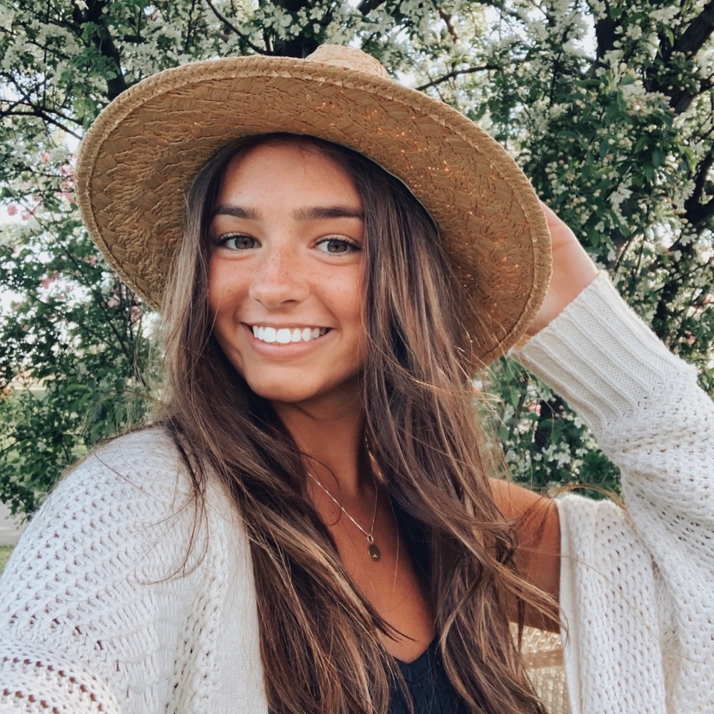 Meet your Posher, Catie